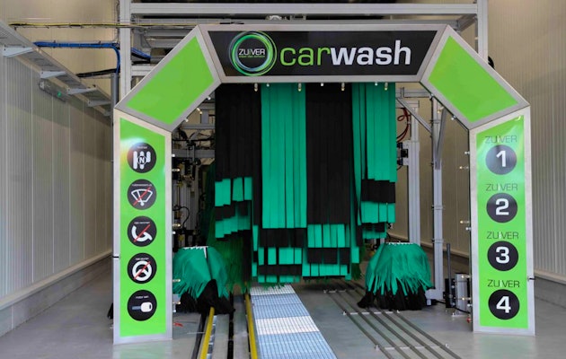 Een meer dan schone auto bij Carwash Zuiver Sittard!